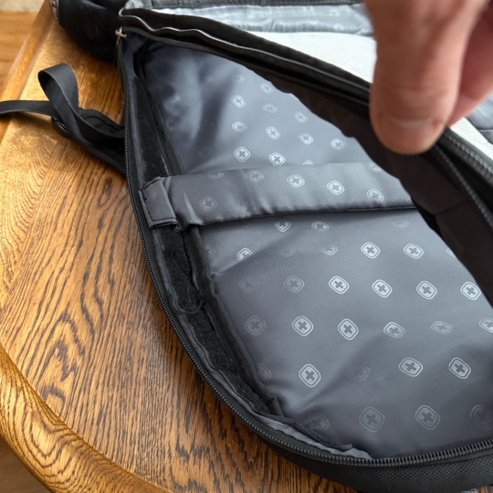 Swissgear Smartscan Backpack - Picture 5 of 8